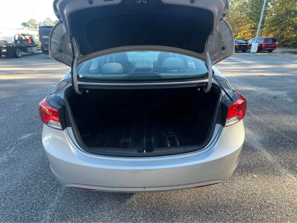 2013 Hyundai Elantra - Image 11 of 11