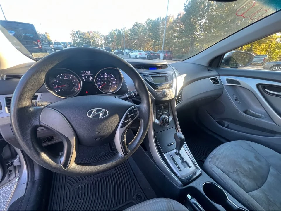 2013 Hyundai Elantra - Image 7 of 11