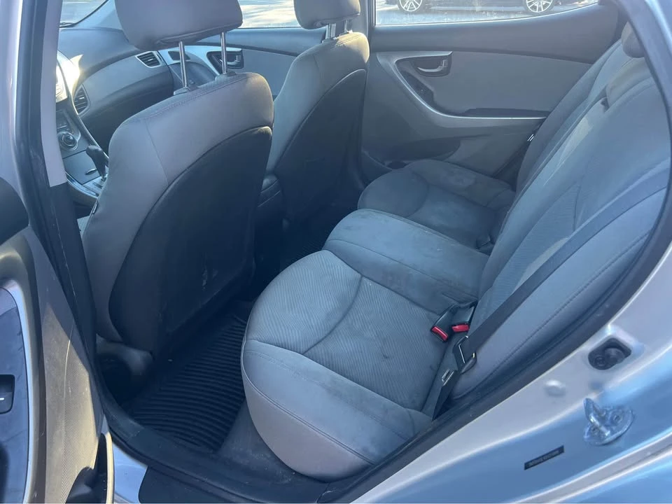 2013 Hyundai Elantra - Image 10 of 11