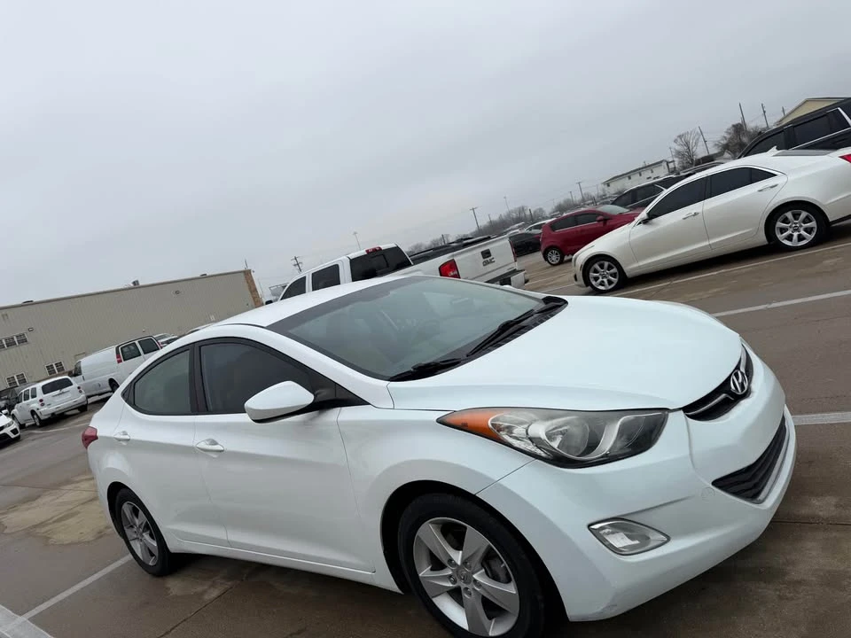2013 Hyundai Elantra - Image 15 of 19