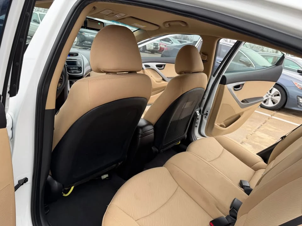 2013 Hyundai Elantra - Image 6 of 19