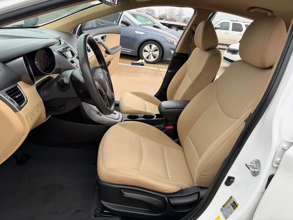 2013 Hyundai Elantra - Image 2 of 19