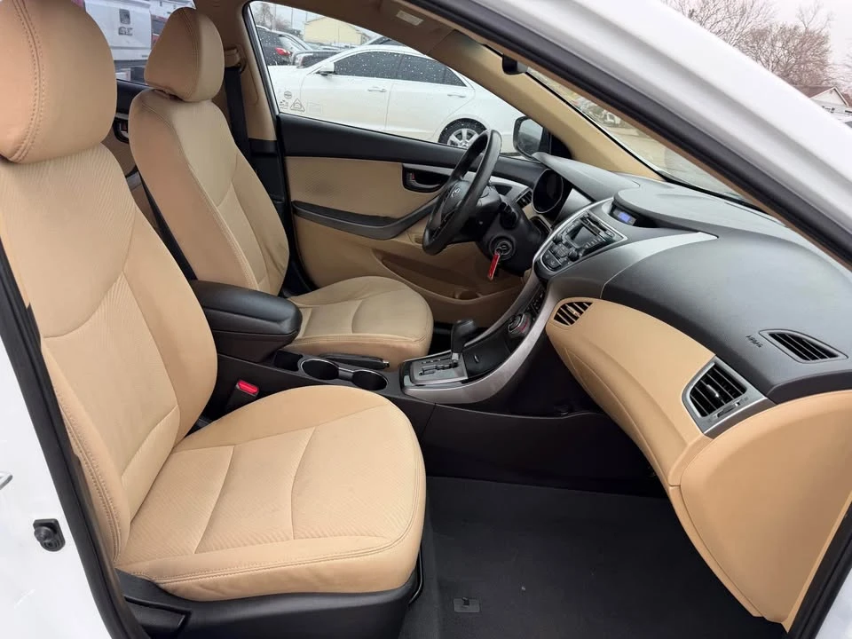 2013 Hyundai Elantra - Image 13 of 19