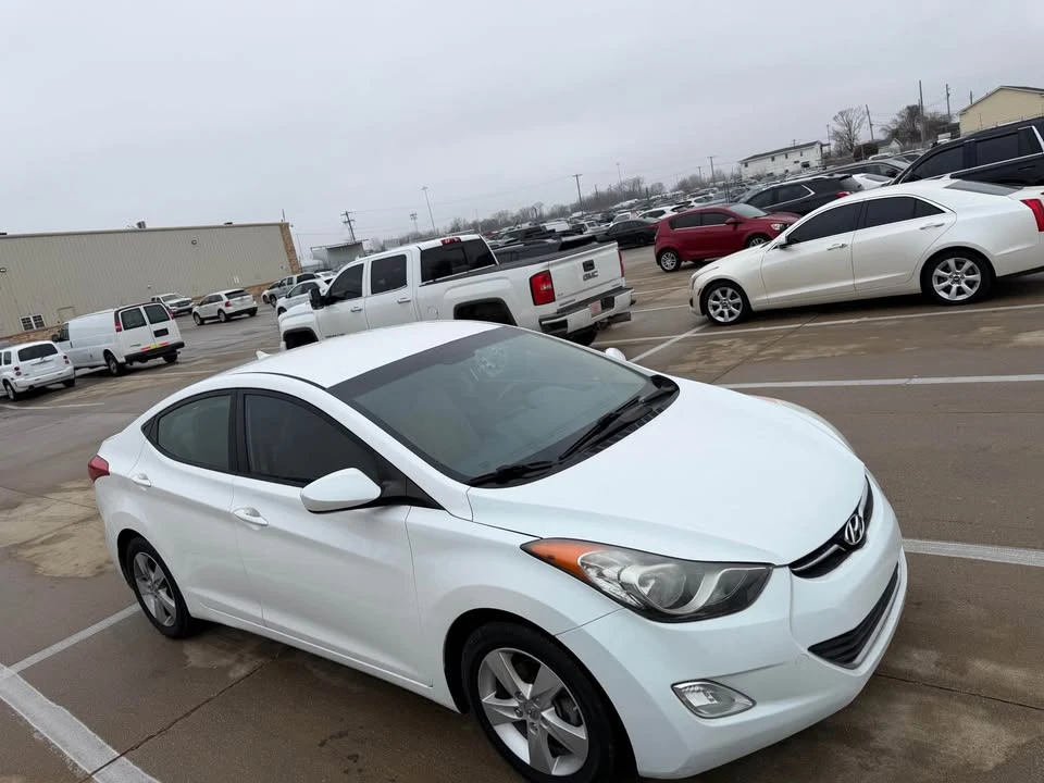 2013 Hyundai Elantra - Image 18 of 19