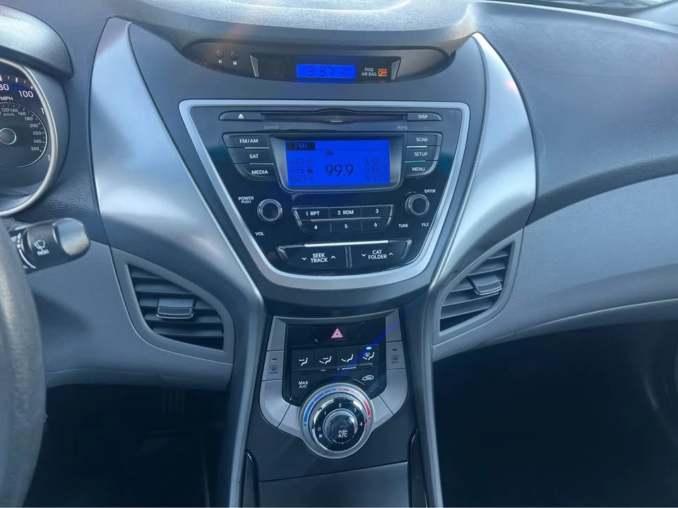 2013 Hyundai Elantra - Image 8 of 17