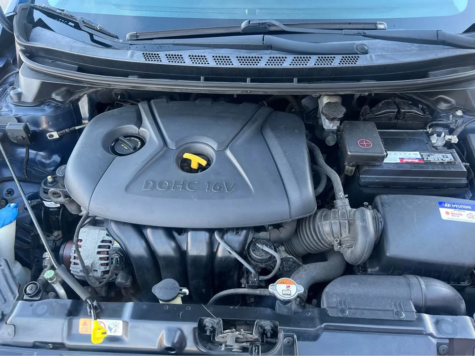 2013 Hyundai Elantra - Image 6 of 17
