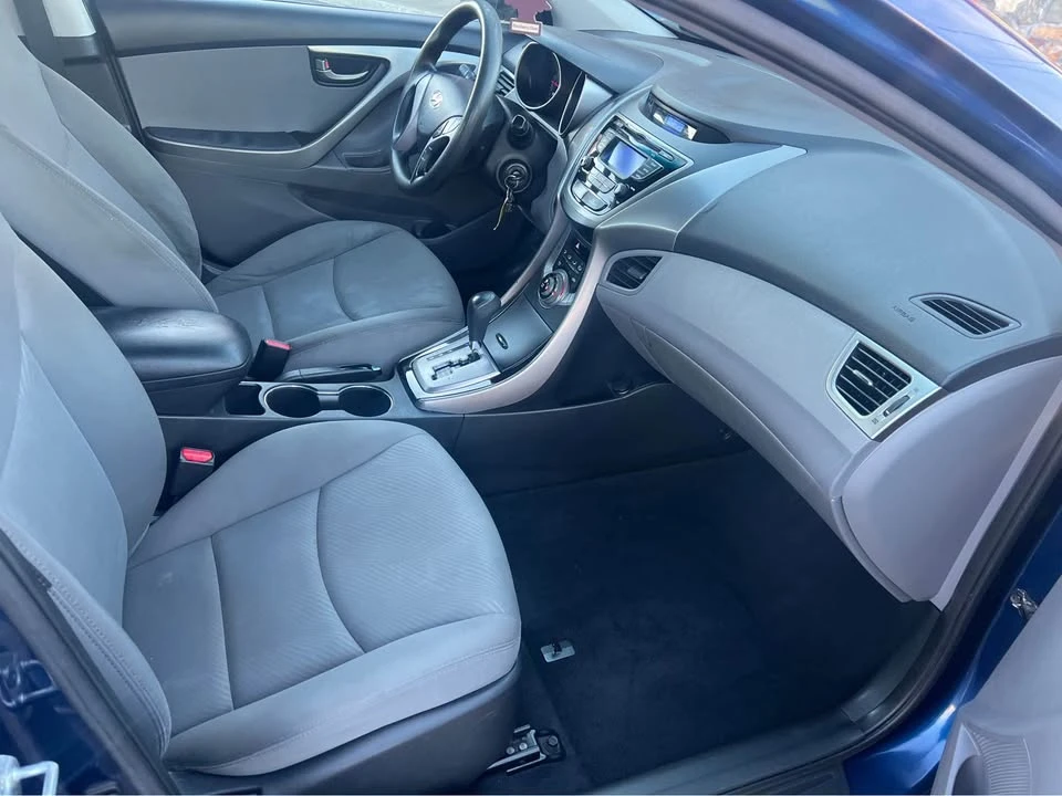 2013 Hyundai Elantra - Image 13 of 17