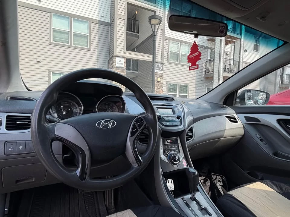 2013 Hyundai Elantra - Image 4 of 6