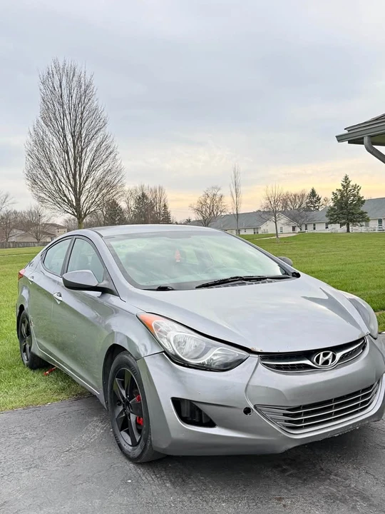 2013 Hyundai Elantra - Image 2 of 6