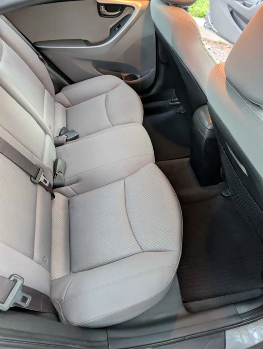 2013 Hyundai Elantra - Image 11 of 18