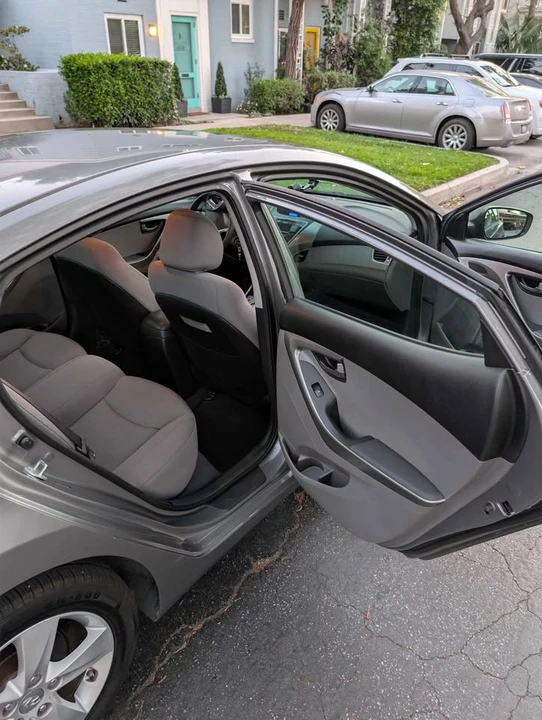 2013 Hyundai Elantra - Image 10 of 18