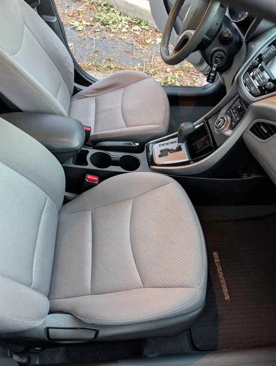 2013 Hyundai Elantra - Image 15 of 18