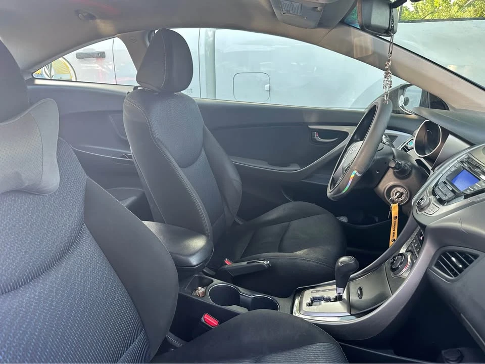 2013 Hyundai Elantra - Image 8 of 11