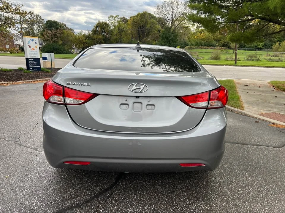 2013 Hyundai Elantra - Image 2 of 17