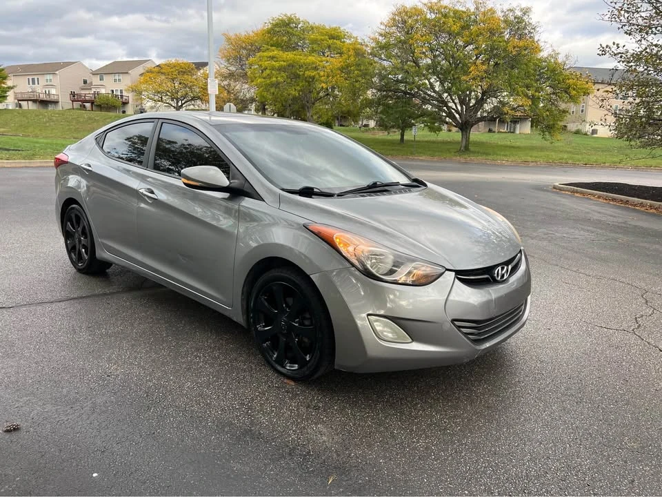 2013 Hyundai Elantra - Image 5 of 17