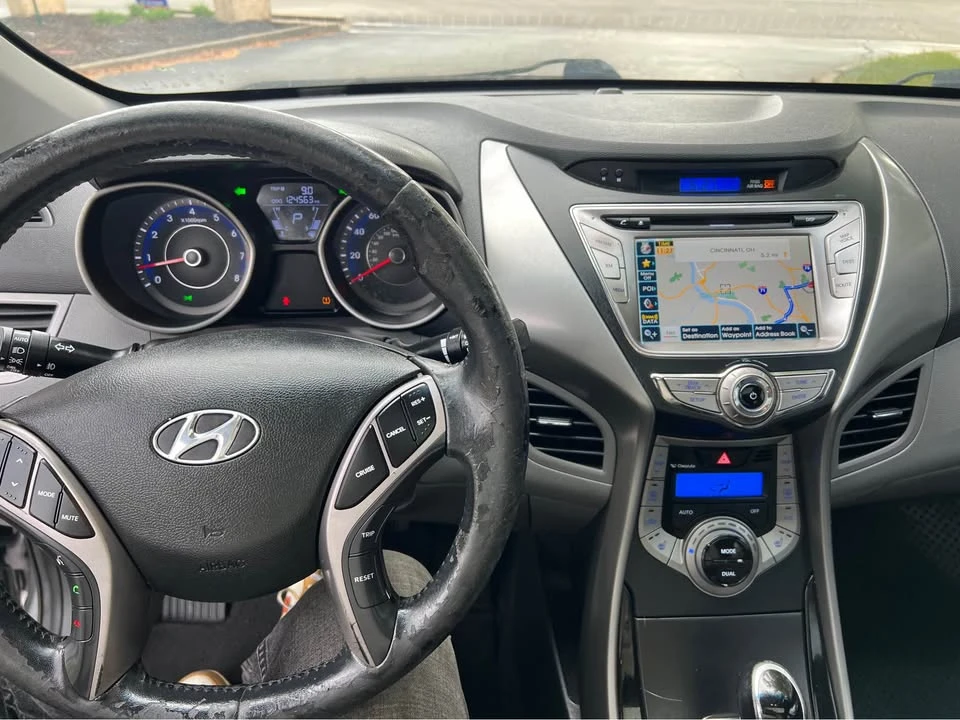 2013 Hyundai Elantra - Image 14 of 17