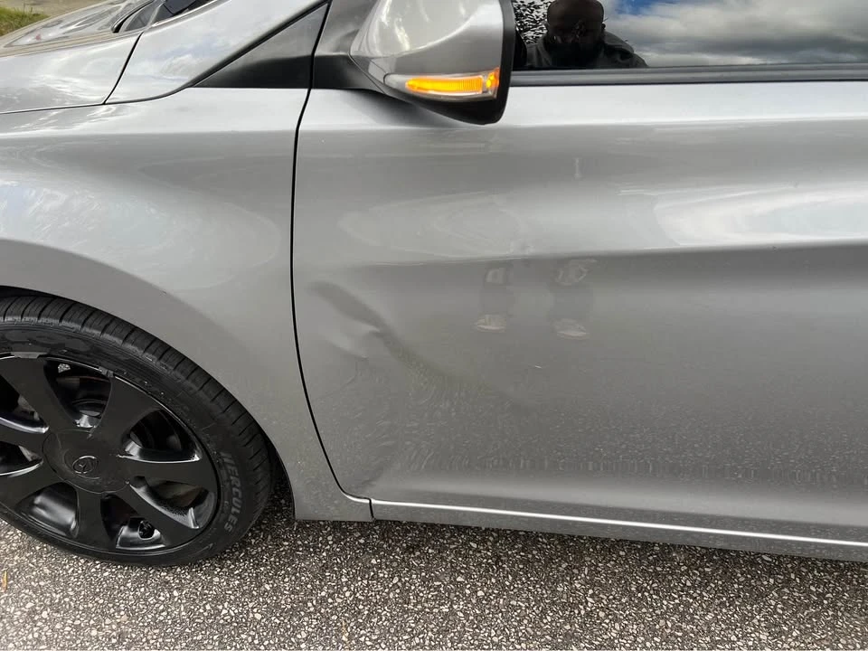 2013 Hyundai Elantra - Image 10 of 17