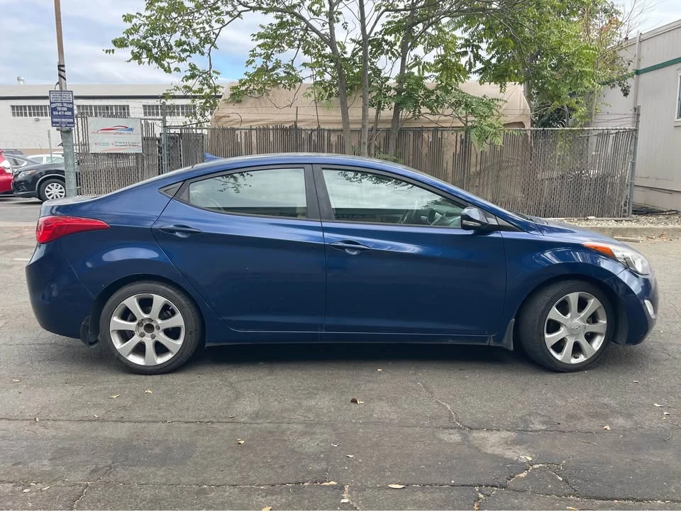 2013 Hyundai Elantra - Image 6 of 14