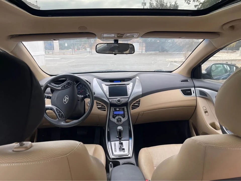 2013 Hyundai Elantra - Image 13 of 14