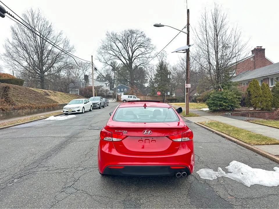 2013 Hyundai Elantra - Image 2 of 11