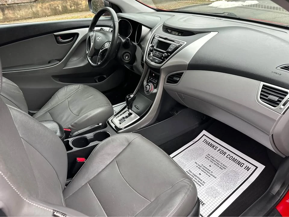 2013 Hyundai Elantra - Image 10 of 11