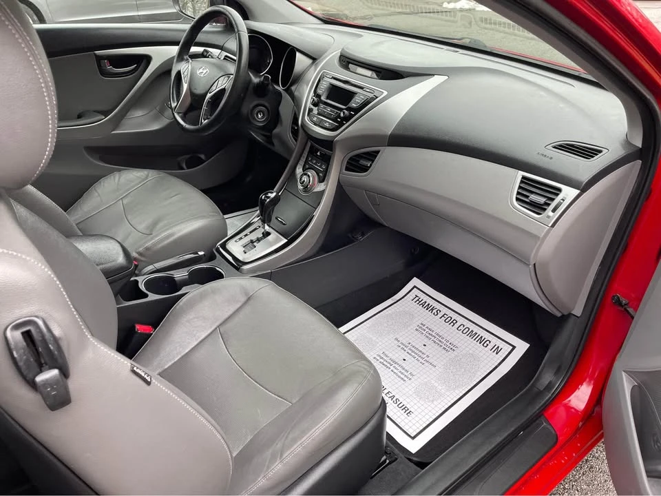 2013 Hyundai Elantra - Image 10 of 13
