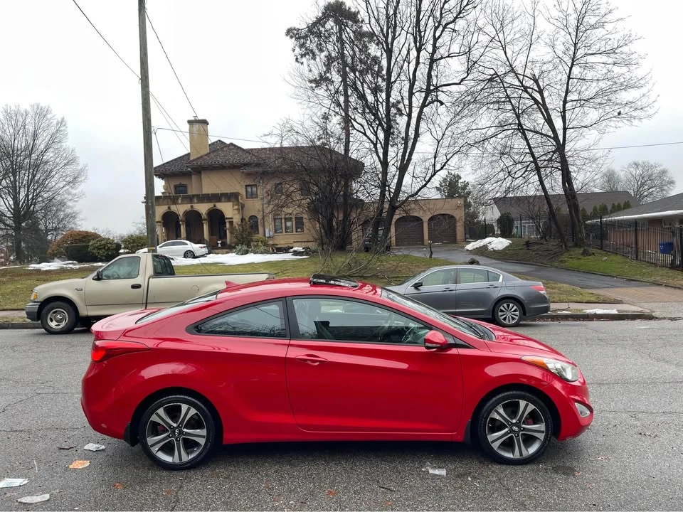 2013 Hyundai Elantra - Image 8 of 13
