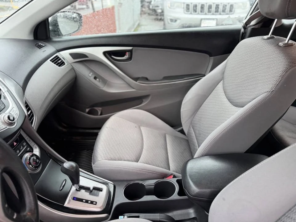 2013 Hyundai Elantra - Image 11 of 14