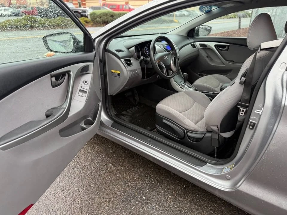 2013 Hyundai Elantra - Image 5 of 14