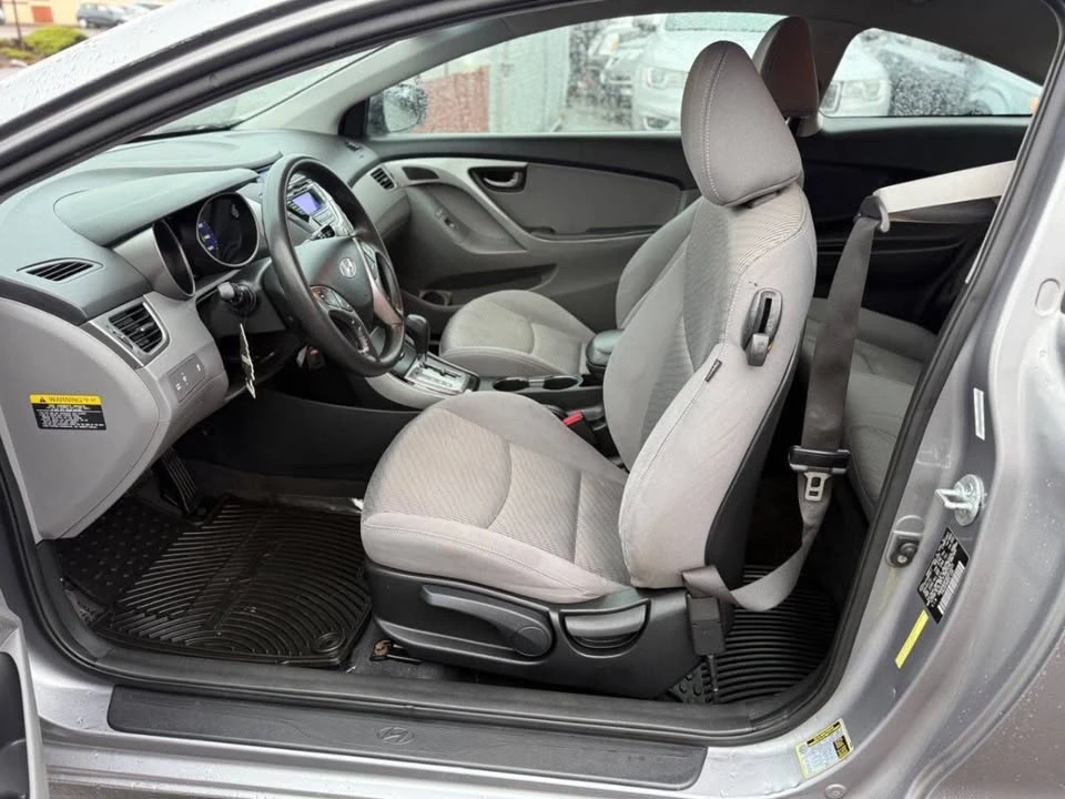 2013 Hyundai Elantra - Image 13 of 14