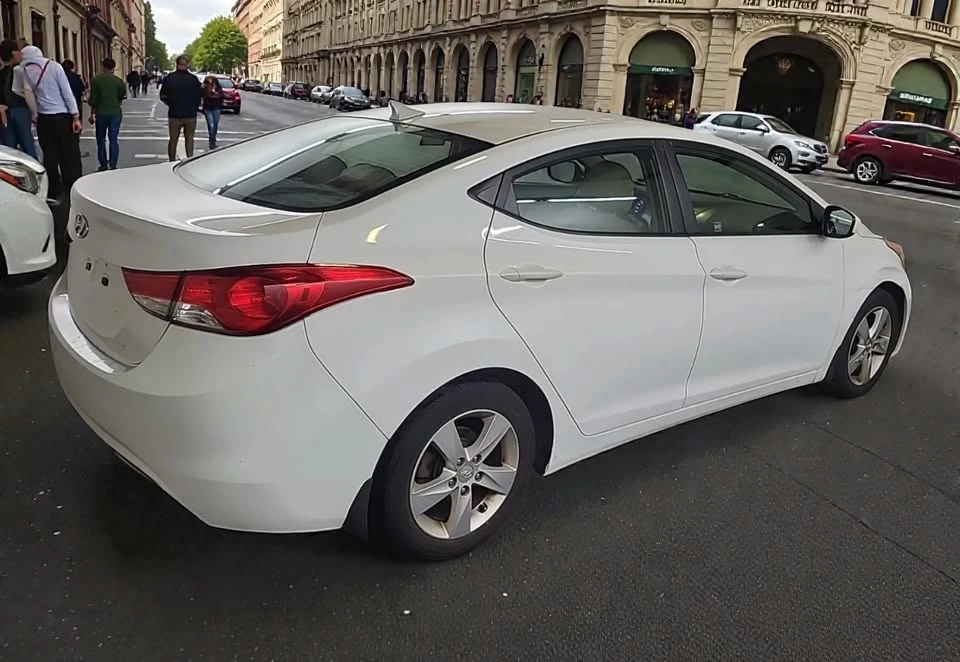 2013 Hyundai Elantra - Image 11 of 11