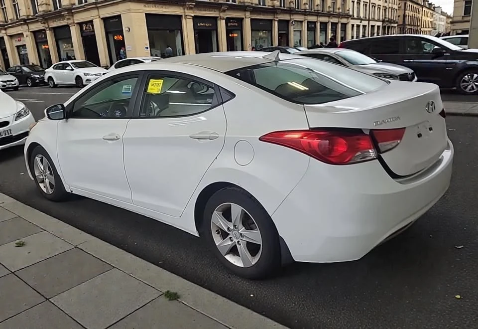 2013 Hyundai Elantra - Image 2 of 11