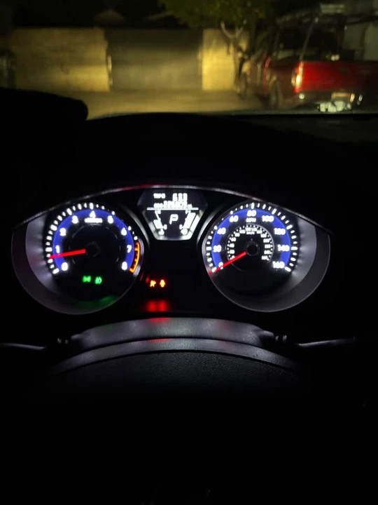 2013 Hyundai Elantra - Image 4 of 4
