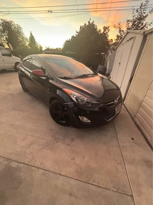 2013 Hyundai Elantra - Image 2 of 4