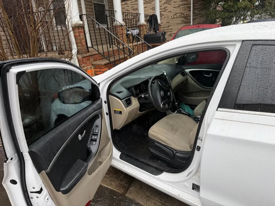 2013 Hyundai Elantra - Image 5 of 6