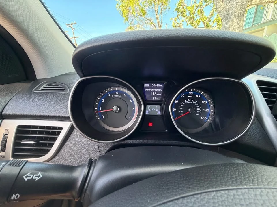 2013 Hyundai Elantra - Image 16 of 19