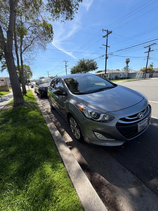 2013 Hyundai Elantra - Image 9 of 19