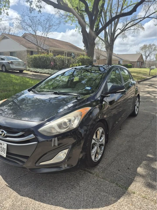 2013 Hyundai Elantra - Image 4 of 4