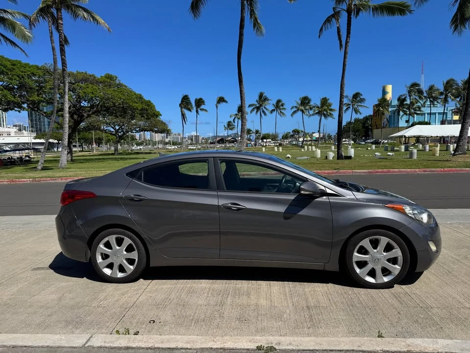 2013 Hyundai Elantra - Image 11 of 13