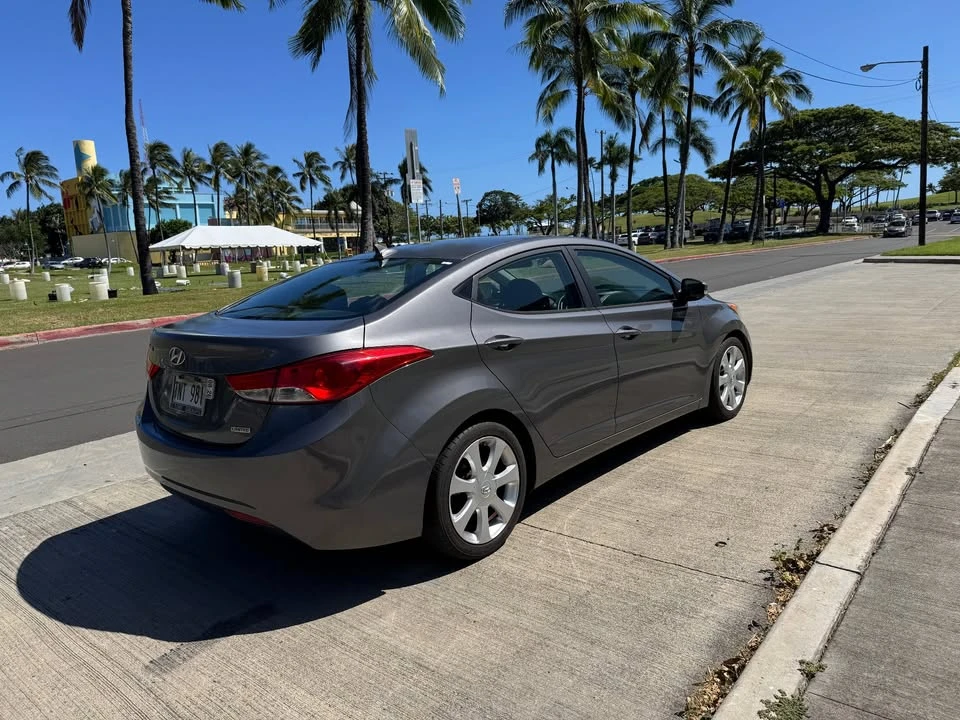 2013 Hyundai Elantra - Image 9 of 13