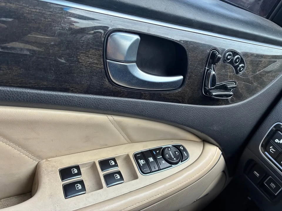 2013 Hyundai Equus - Image 11 of 15