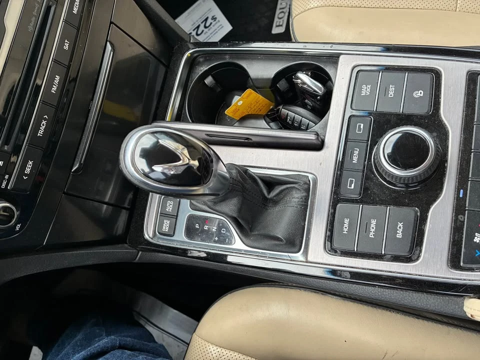 2013 Hyundai Equus - Image 13 of 15