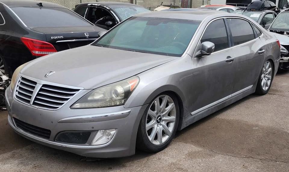 2013 Hyundai Equus - Image 2 of 8