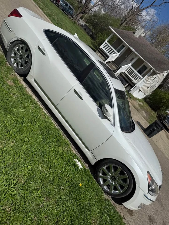 2013 Hyundai Equus - Image 2 of 3