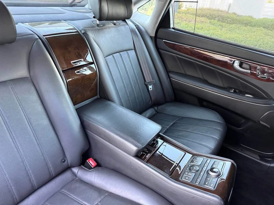 2013 Hyundai Equus - Image 13 of 18