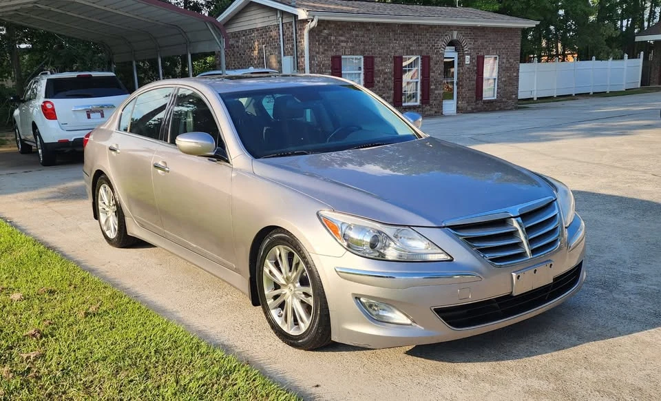 2013 Hyundai Genesis - Image 3 of 19