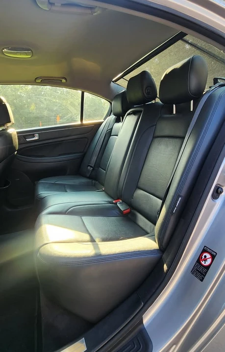 2013 Hyundai Genesis - Image 16 of 19