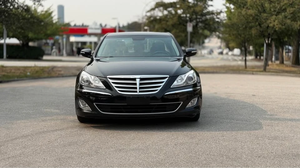 2013 Hyundai Genesis - Image 7 of 12