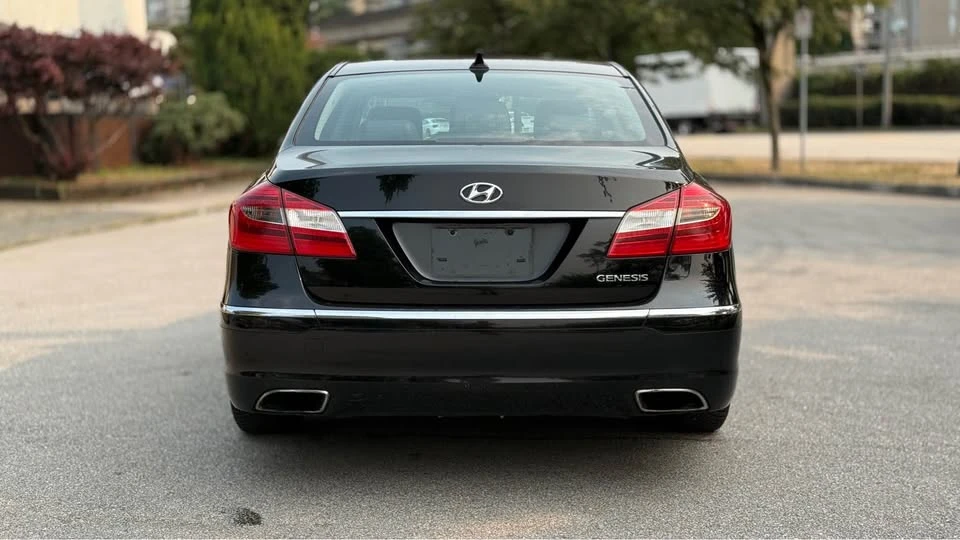 2013 Hyundai Genesis - Image 3 of 12