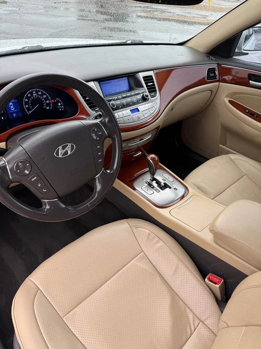 2013 Hyundai Genesis - Image 7 of 19